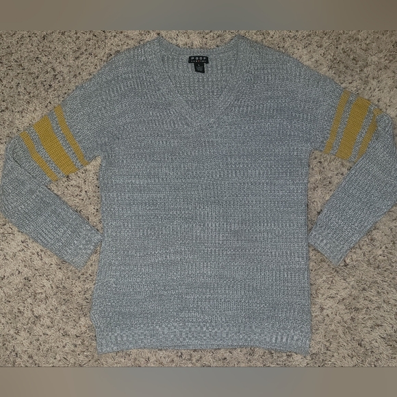 Poof New York V-Neck Sweater Women's Sz Lg - Picture 2 of 10